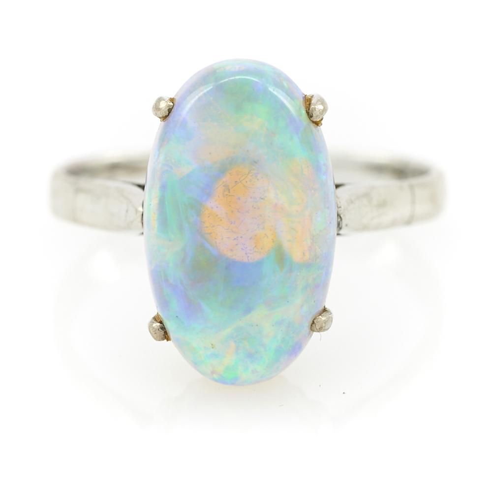 18K WHITE GOLD AND OPAL RING18k 3d21f6