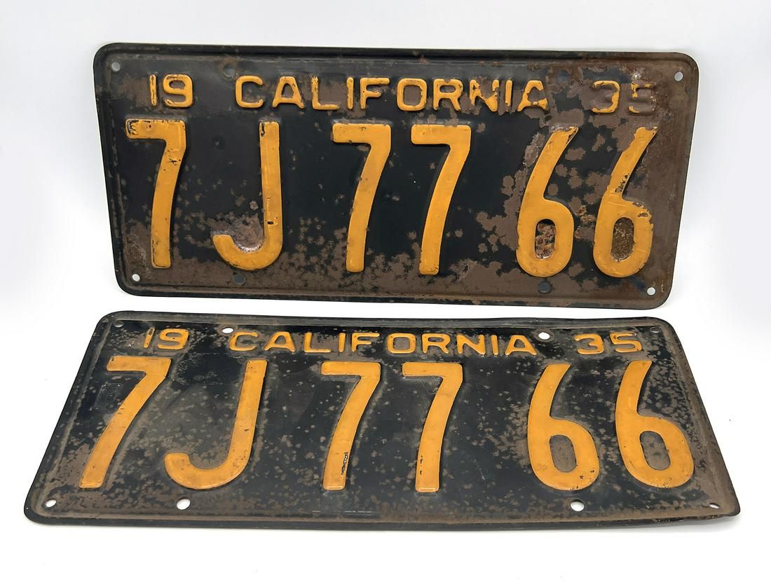PAIR OF 1935 CALIFORNIA LICENSE 3d227d