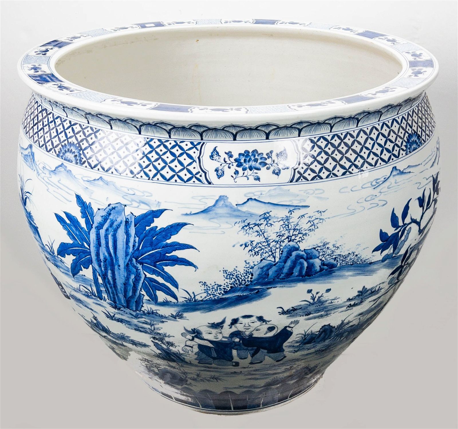 MONUMENTAL CHINESE BLUE & WHITE