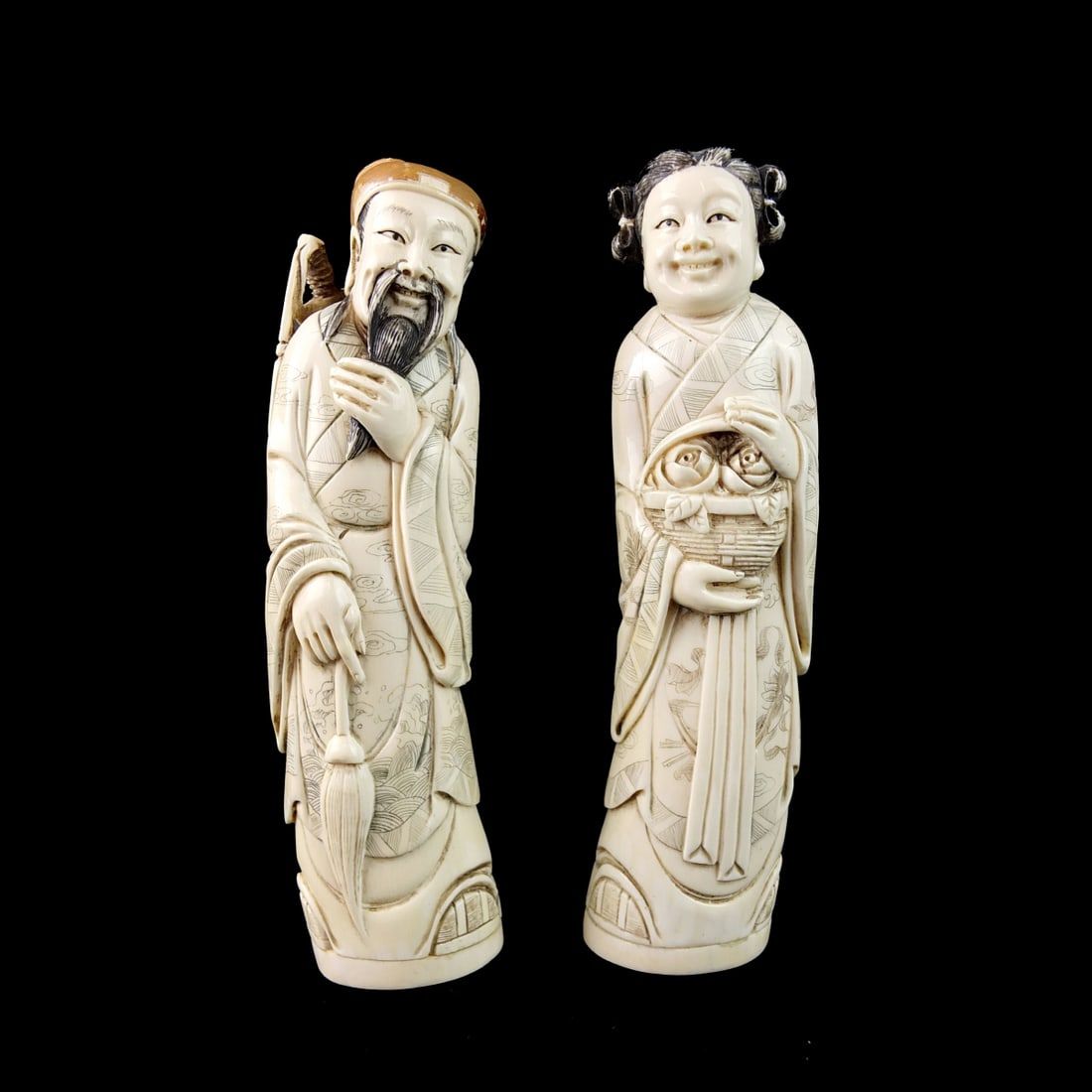 PAIR OF CHINESE EMPEROR AND EMPRESS 3d2b44