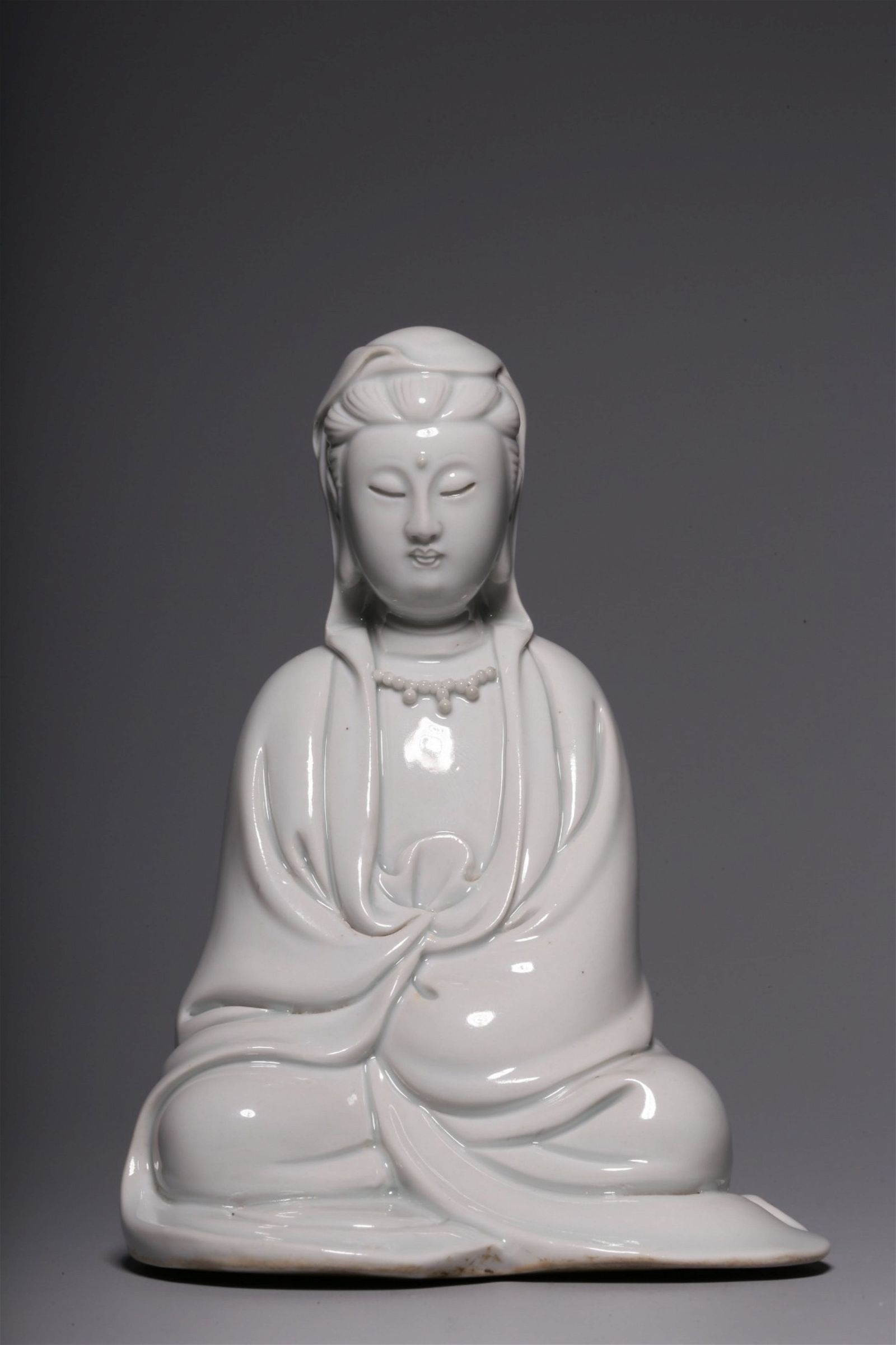 A CHINESE PORCELAIN FIGURE OF BUDDHAHt 12 4cm 3d0a70