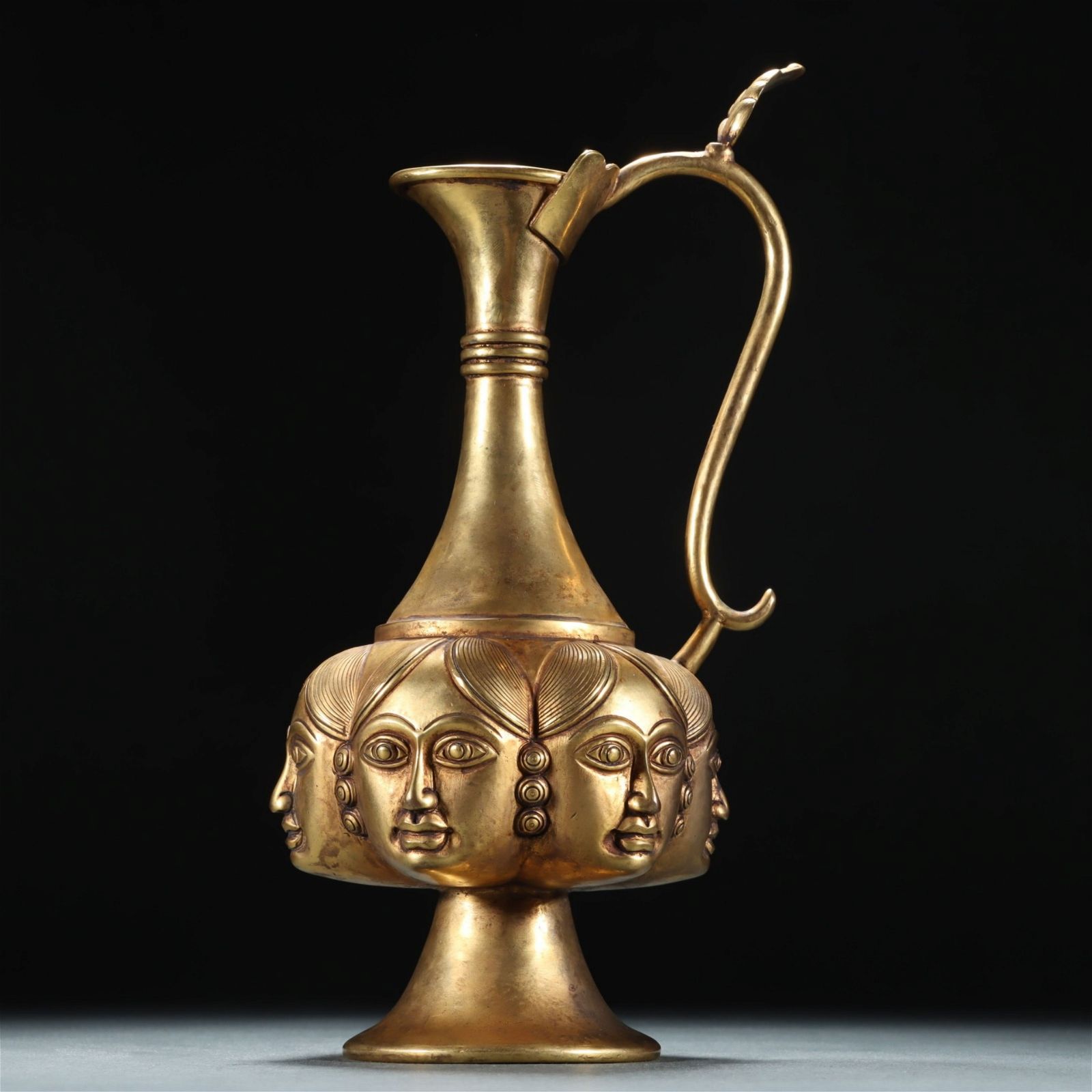 A GILT BRONZE WINE POTWd 13cm 3d0aa5