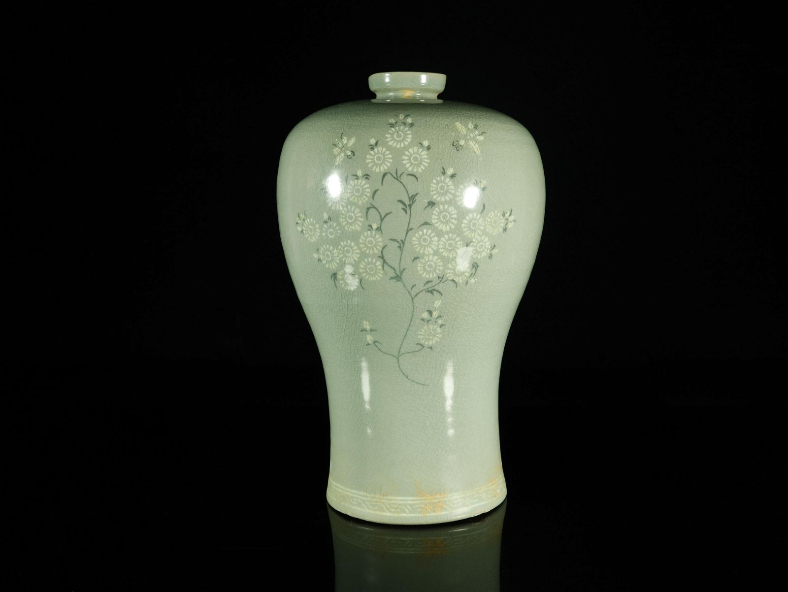 AN UNUSUAL KOREAN CELADON-GLAZED