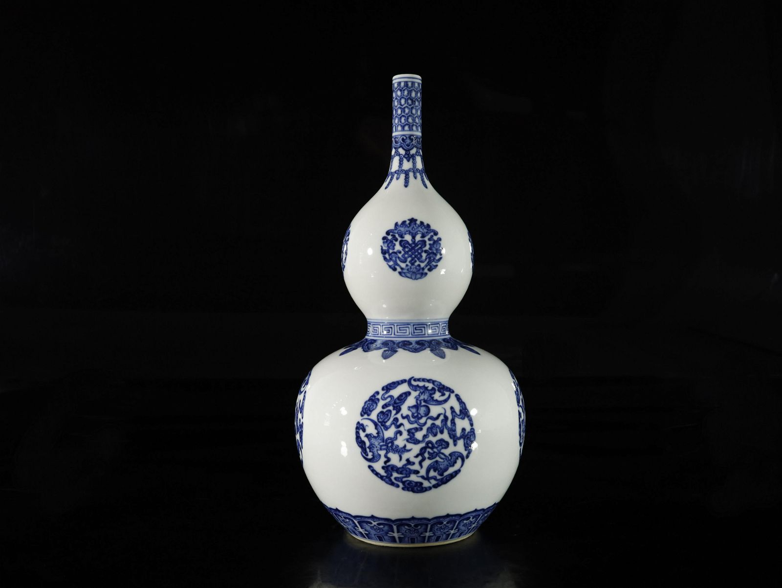 A RARE BLUE AND WHITE DOUBLE GOURD 3d0c60