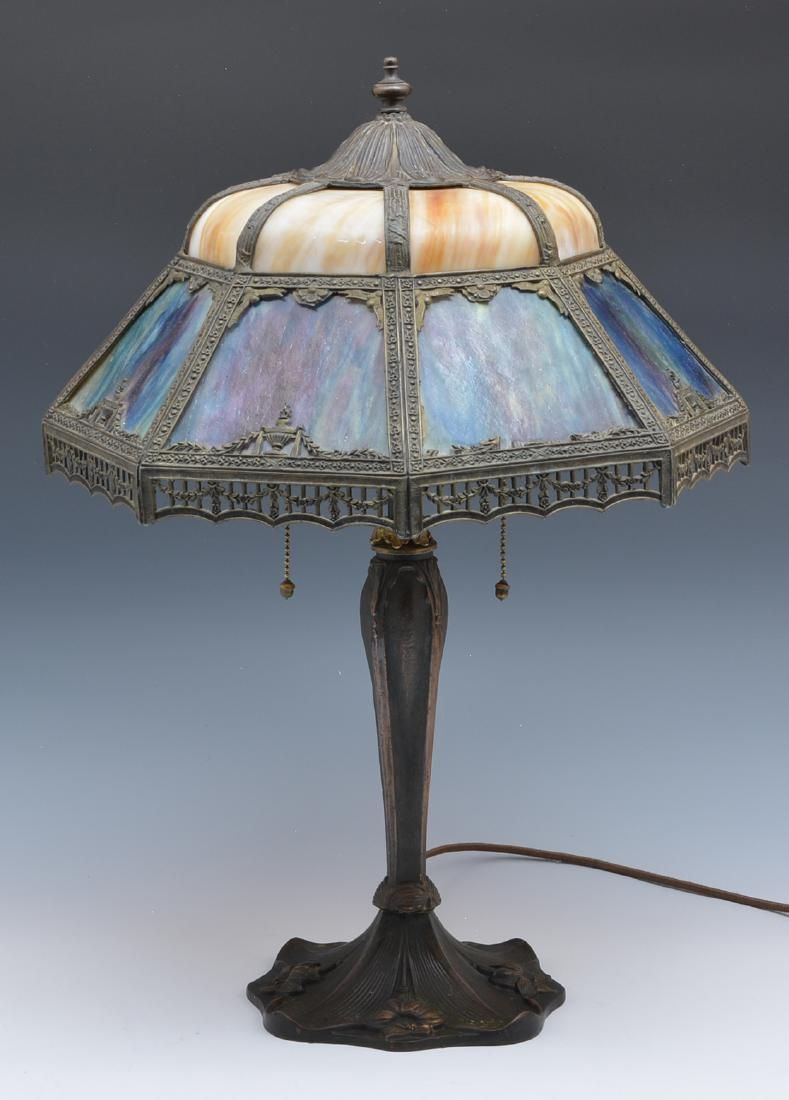 STAINED GLASS TABLE LAMP WITH SHAPED 3d1411