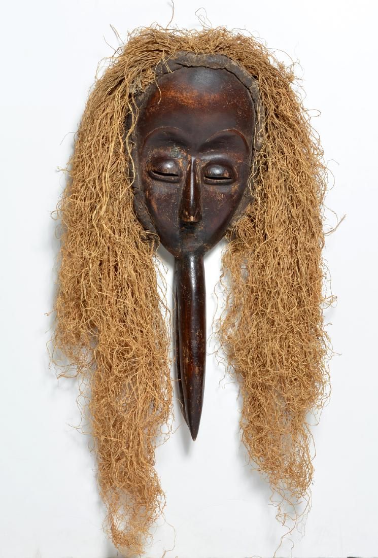 AFRICAN CARVED WOOD MASK WITH STRAW 3d1434