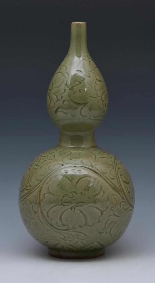 CARVED YAOZHOU CELADON DOUBLE-GOURD