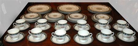 Wedgwood Porcelain Dinner Service
	Estimate:&nbsp;$500&nbsp;&nbsp;-&nbsp;$700