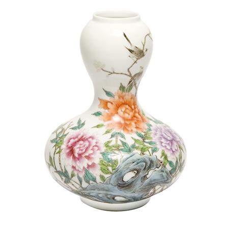 Chinese Famille Rose Glazed Porcelain 682f7