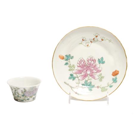 Chinese Famille Rose Glazed Porcelain 68337