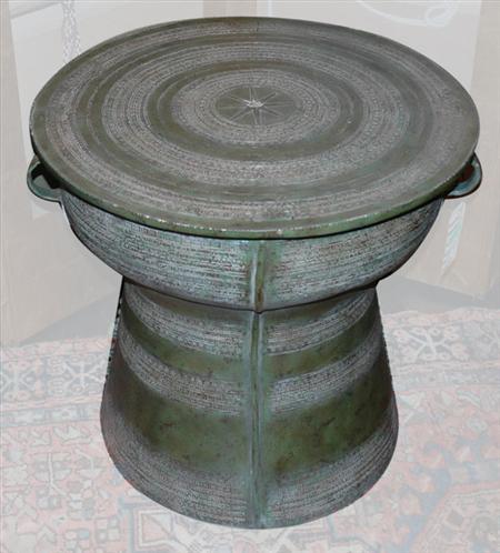 Asian Style Rain Drum
	Estimate:&nbsp;$250&nbsp;&nbsp;-&nbsp;$450