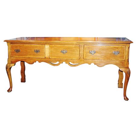 Queen Anne Style Mahogany Dresser 684d1