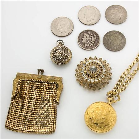 Assorted Group of Gold Metal  68ad3
