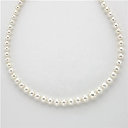 Cultured Pearl Necklace with White