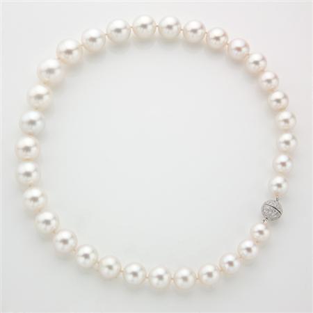 Cultured Pearl Necklace with Diamond 68bf7