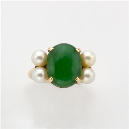 Gold Jade and Cultured Pearl Ring  68c56