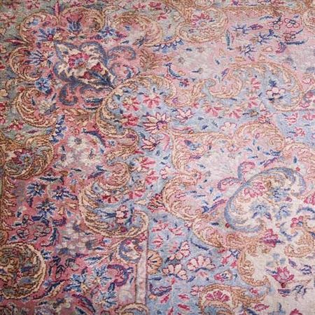 Kirman Carpet
	  Estimate:$600-$900