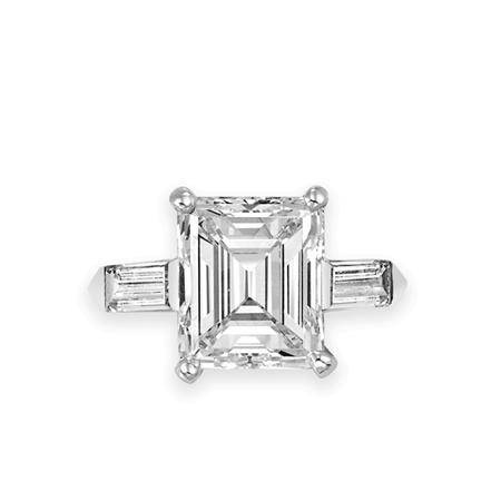 Diamond Ring
	  Estimate:$15,000-$20,000