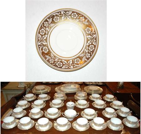 Mintons Porcelain Dinner Service  69b11