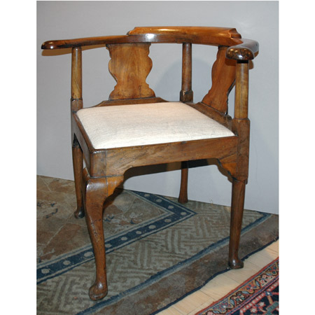 George II Walnut Corner Chair  69f44
