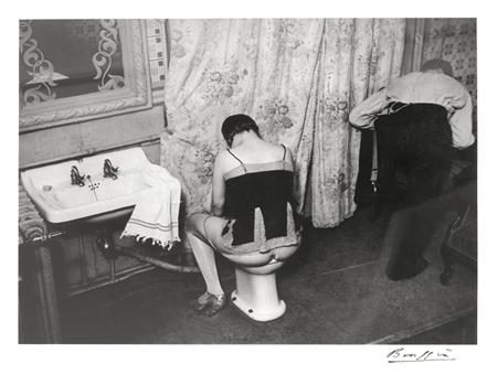BRASSAI (1899-1984) La toilette,