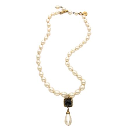 Chanel Faux Pearl Necklace with 6a632