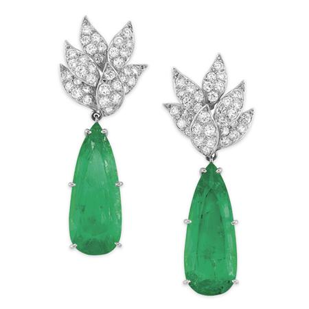 Pair of Diamond and Emerald Pendant Earclips  6a90e