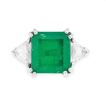 Emerald and Diamond Ring
	  Estimate:$1,500-$2,000