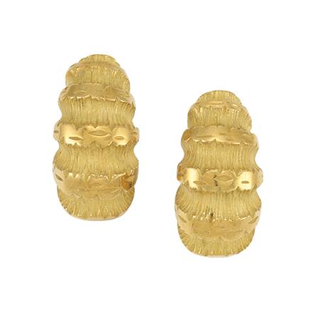 Pair of Gold Shrimp Earclips Van 6aac1