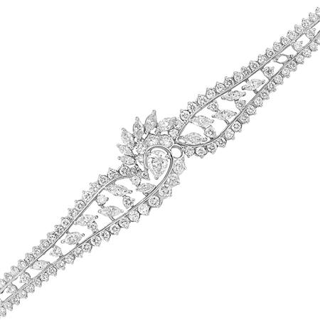 Diamond Bracelet
	  Estimate:$7,000-$9,000