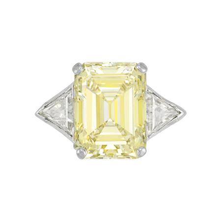 Fancy Light Yellow Diamond and 6ab90