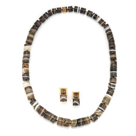 Agate Bead Necklace and Pair of 6b0d5