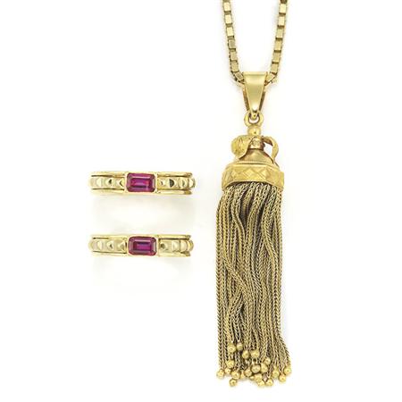 Gold Tassel Pendant with Chain 6b0fd