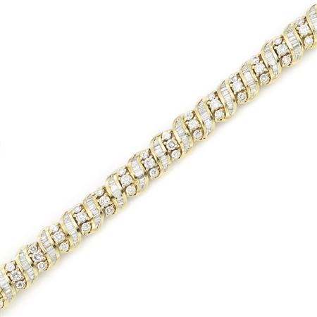 Gold and Diamond Bracelet
	  Estimate:$4,000-$6,000