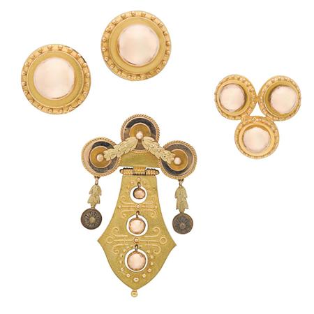 Antique Tricolor Gold Pendant-Brooch,