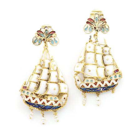 Pair of Gold Enamel and Freshwater 6af8d