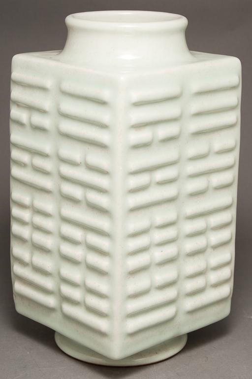 Chinese celadon porcelain vase 77d03