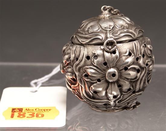 American repousse silver tea ball  77f9e