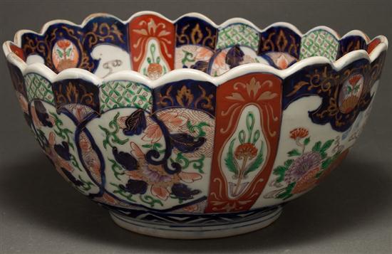 Japanese Imari porcelain oval-form bowl