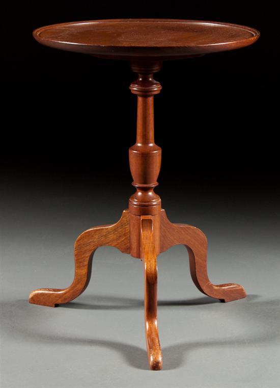 Federal style carved mahogany tilt-top