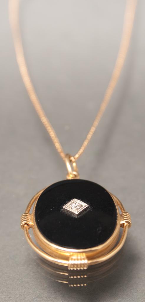 Art Deco 14K yellow gold, onyx