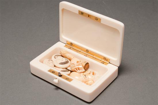 Carved ivory box, five Japanese inkwash