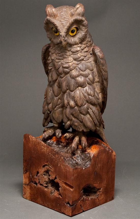 Continental patinated bronze owl figure