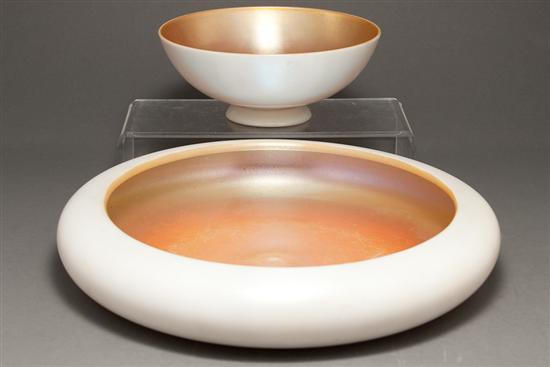 Two calcite and aurene glass bowls  78427