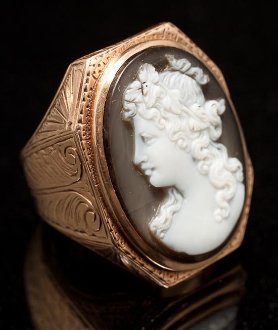 Georgian 14K yellow gold and carved 78223