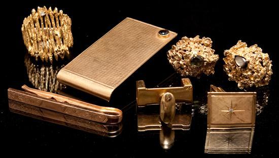 Assortment of gentleman s 14K gold 7828c