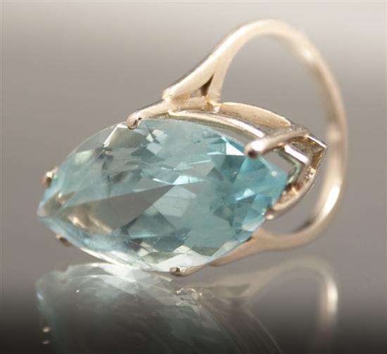 14K white gold and light blue stone 78674