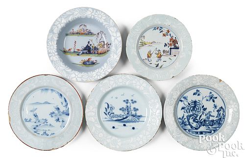 FIVE DELFTWARE PLATES AND SHALLOW
