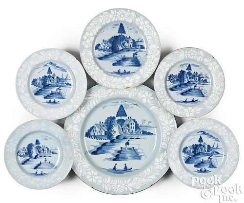 FIVE SIMILAR DELFTWARE PLATES AND