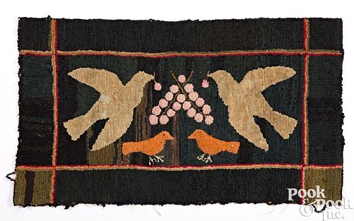 HOOKED RUG, LATE 19TH C.Hooked